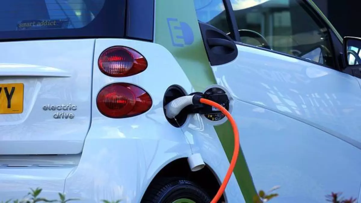 Samochód ładowany energią elektryczną